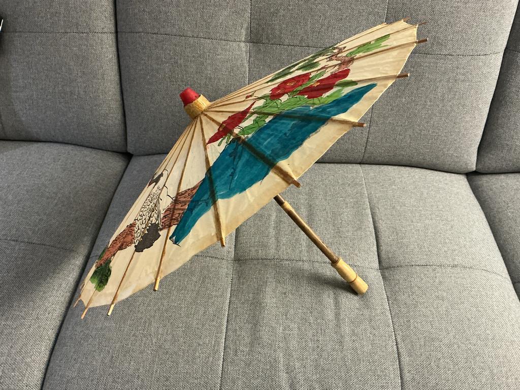 Decoratieve Oosterse Parasol met Handgeschilderde Motieven, Ophalen of Verzenden, Gebruikt, Overige kleuren
