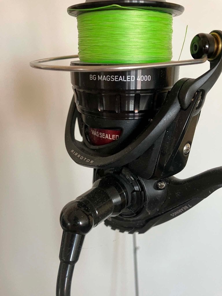 Shimano Yasei hengel-BG Magseales 4000 molen, Ophalen, Zo goed als nieuw, Werphengel