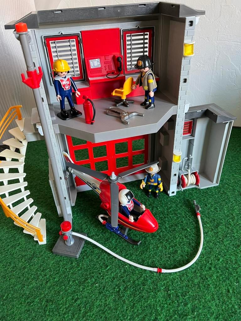 Playmobil Kazerne 5981, Kinderen en Baby's, Speelgoed | Playmobil, Ophalen of Verzenden, Zo goed als nieuw