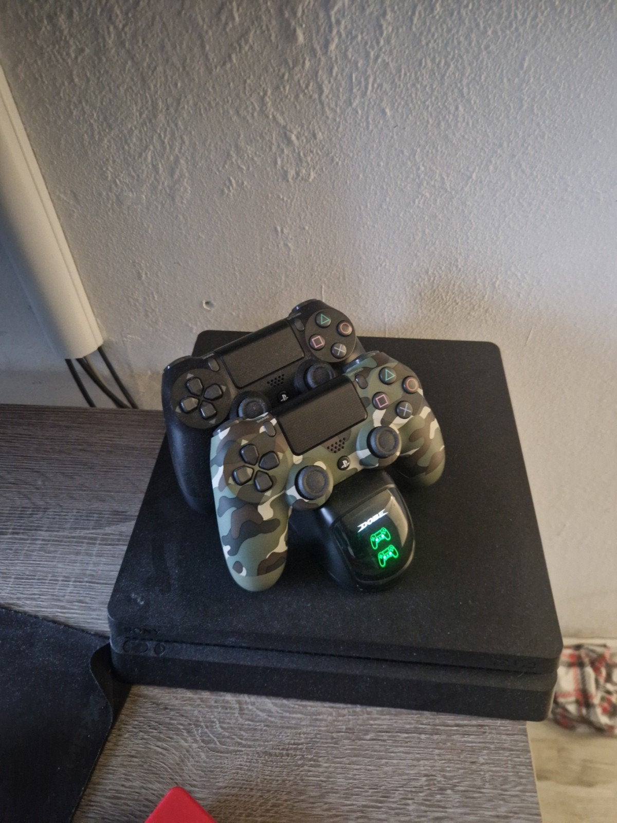 PlayStation 4 Slim met 2 controllers en games (m2457866816 ...