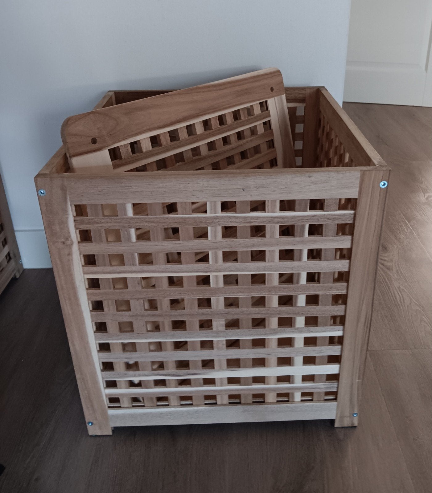 Hol ikea bijzettafel, Ophalen, Zo goed als nieuw