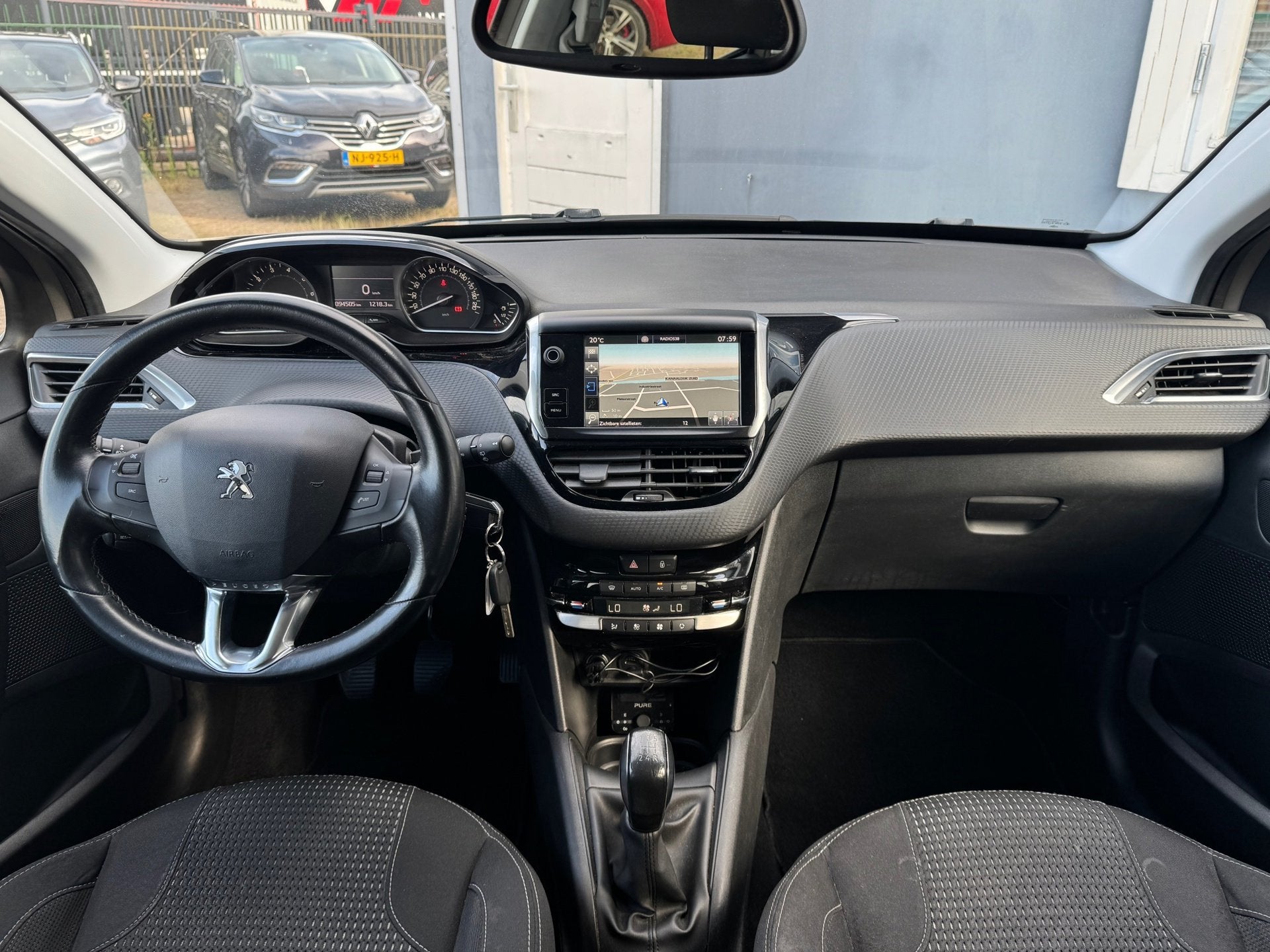 Foto 18 van Peugeot 208 1.2 PureTech Allure|Carplay|Navi|Cruise|Climate|