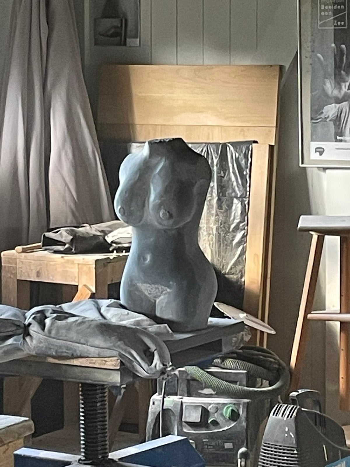 Torso 51 in belgisch hardsteen, Antiek en Kunst, Handgemaakt, Natuurlijk materiaal, Ophalen of Verzenden, 20 - 50 cm