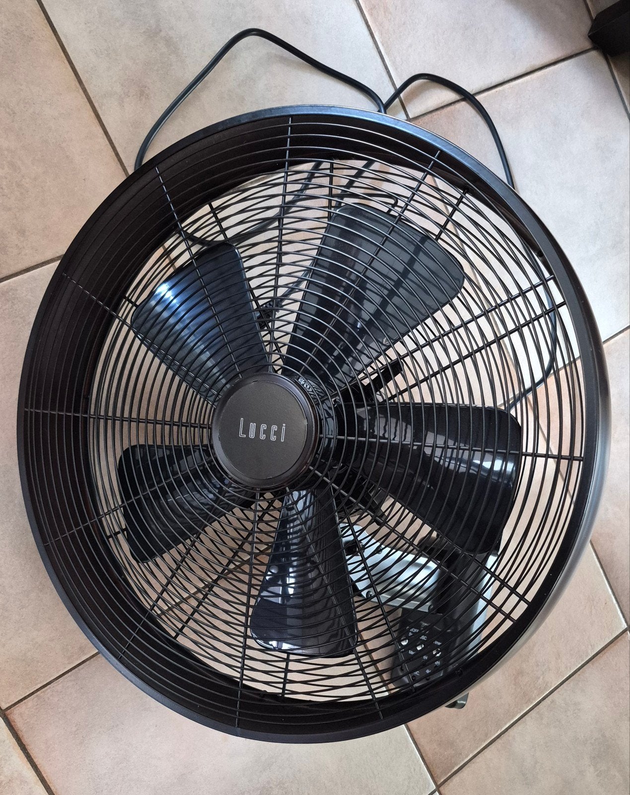 Lucci Breezer Wandventilator Zwartbruin - 45cm, Afstandsbedi, Witgoed en Apparatuur, Ophalen, Ventilator met afstandsbediening