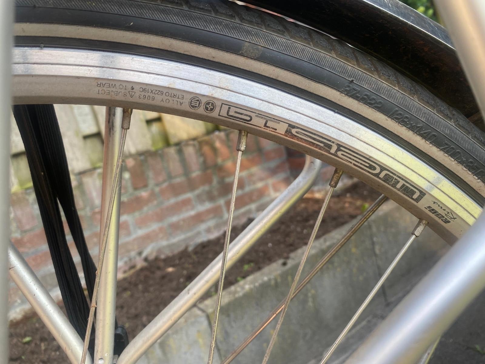 Batavus E-bike met 2 accu's en lader (goed lezen), Ophalen, Gebruikt, Minder dan 30 km per accu, Batavus