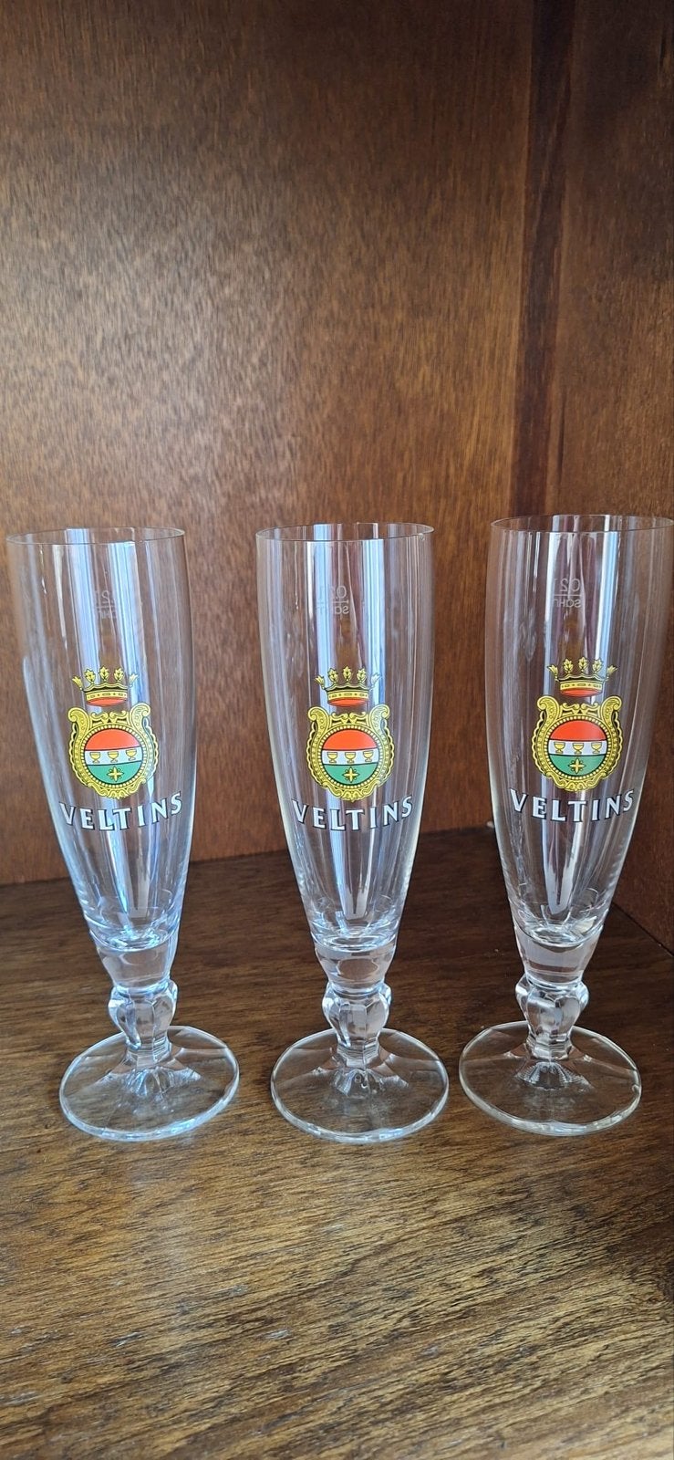 Set van 3 Veltins bierglazen op voet, Ophalen of Verzenden, Zo goed als nieuw