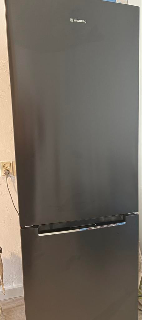 Wisberg WBKVC185CB koelkast, Witgoed en Apparatuur, Koelkasten en IJskasten, Ophalen, 200 liter of meer, Met aparte vriezer, 160 cm of meer