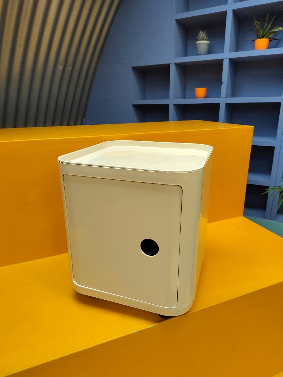Kartell kastje, Modern / Space Age, Zo goed als nieuw, Rechthoekig, Ophalen