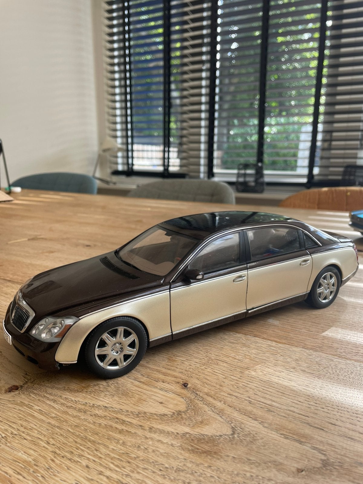 AUTOart Maybach 1:18, Ophalen of Verzenden, Zo goed als nieuw, Autoart