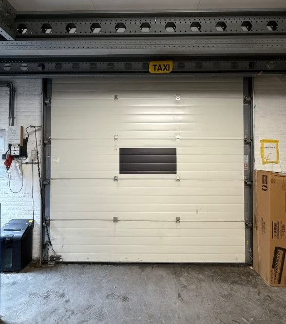 Elektrische overhead/sectionaaldeur 301x407 cm | S40 | Wezep, Doe-het-zelf en Verbouw, Ophalen, Gebruikt, Info@condoor.com, Garagedeur