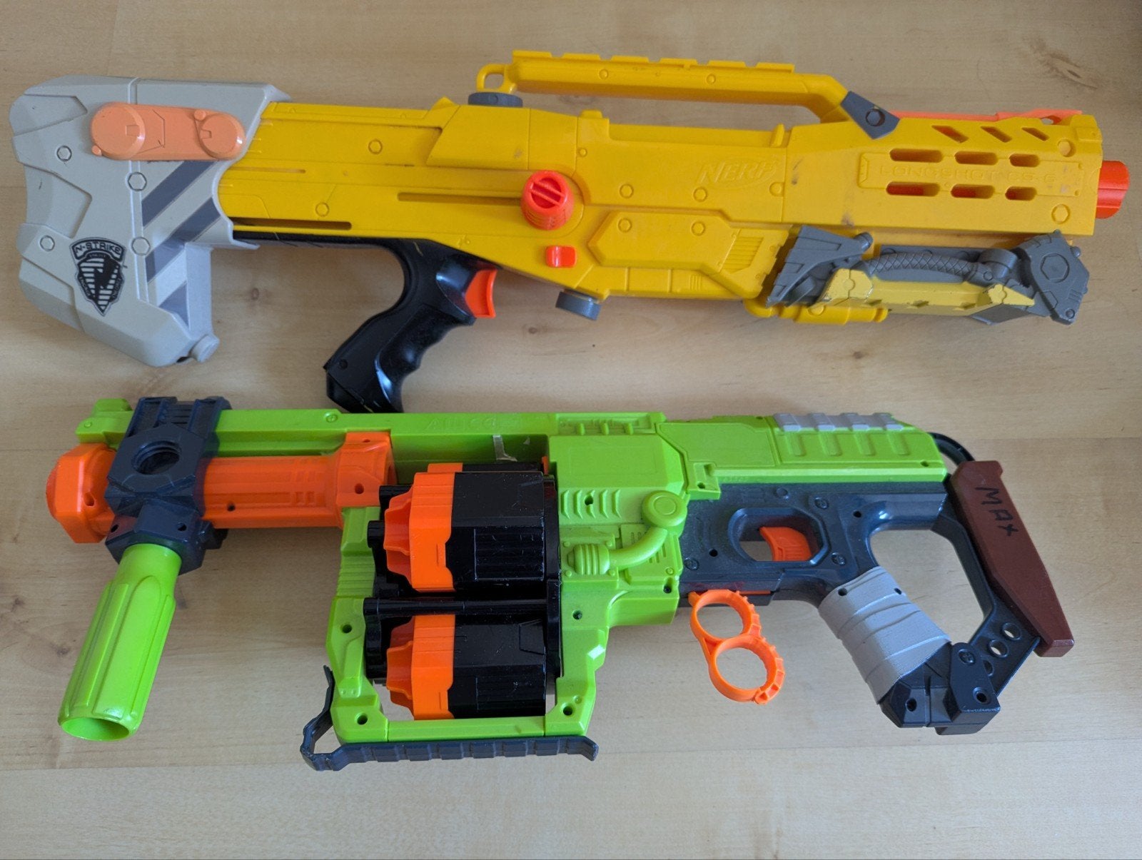 Nerf Blasters: 2 stuks, geel en groen TEAB, Ophalen, Gebruikt