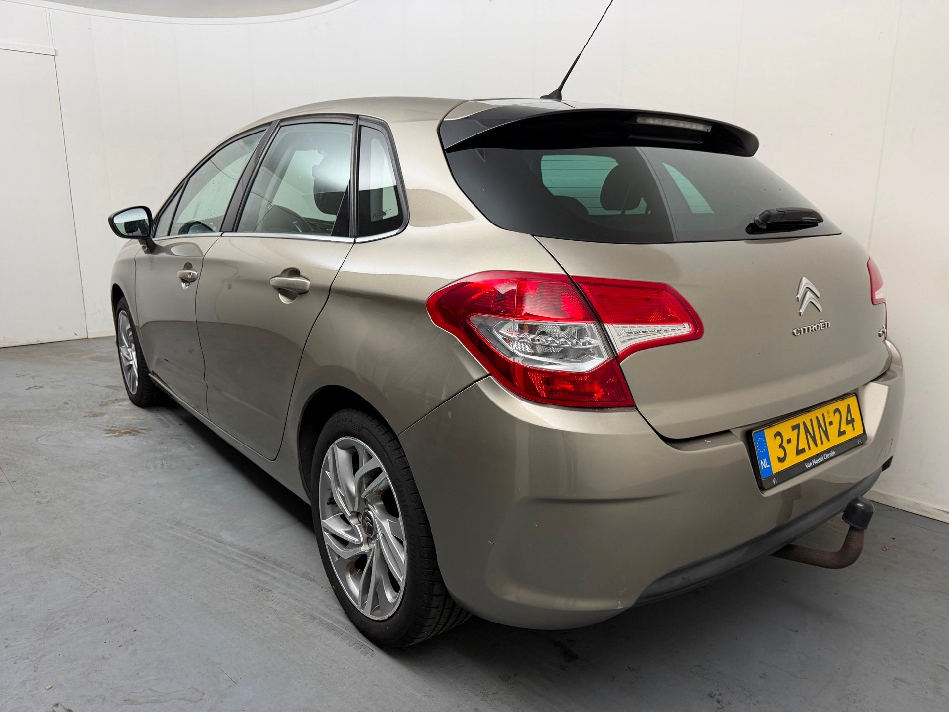 Citroen C4 1.2 PureTech Collection # Airco # Trekhaak # Lmv, Auto's, Voorwielaandrijving, Euro 6, 1199 cc, Bruin