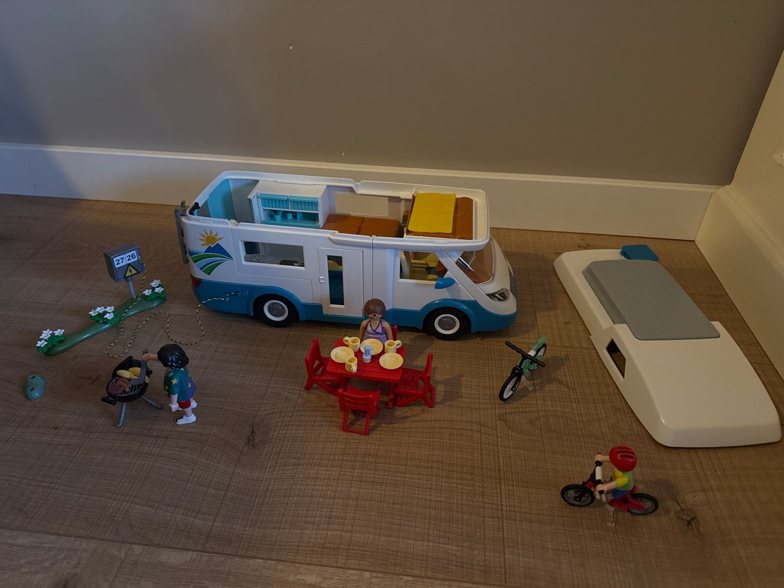 Playmobil Camper met accessoires - Zo goed als nieuw, Ophalen of Verzenden, Zo goed als nieuw, Jongen of Meisje