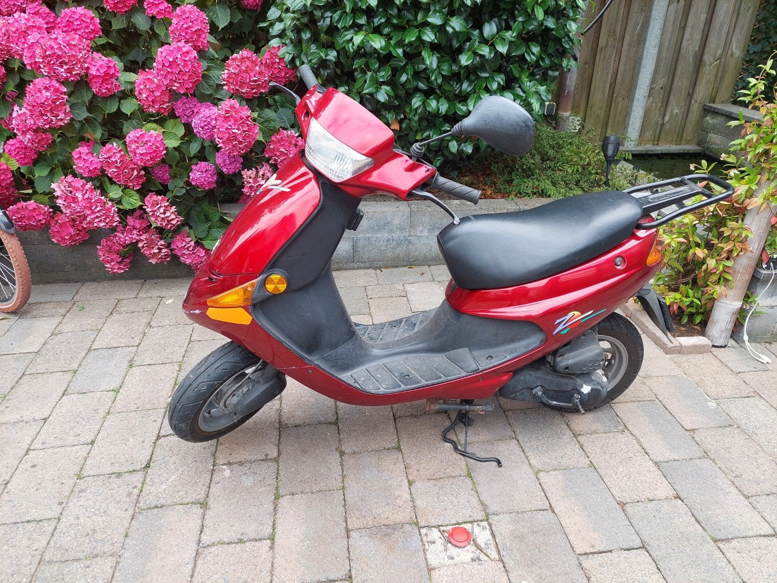 TE KOOP, leuke scooter Peugeot Zip voor loop of sloop., Ophalen, Gebruikt, Overige modellen, Benzine
