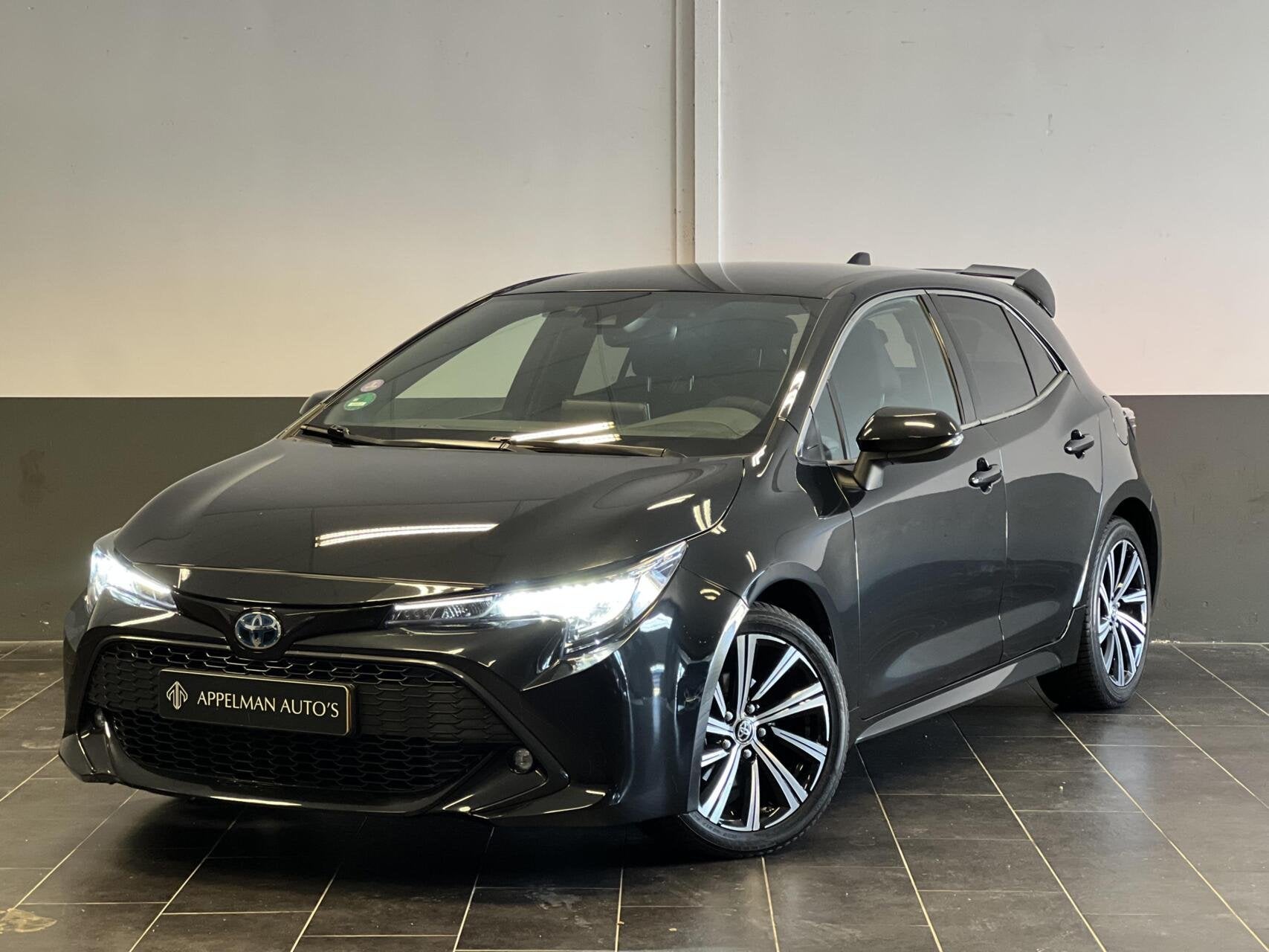 Toyota Corolla 1.8 Hybrid Dynamic Sport|NAP|Stoelverw.|Virtu, Bedrijf, Hybride Elektrisch/Benzine, Sedan, Te koop