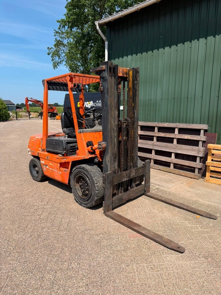 Toyota 3000kg diesel heftruck triplomast, Zakelijke goederen, Machines en Bouw | Heftrucks en Intern transport, Heftruck, Ophalen of Verzenden