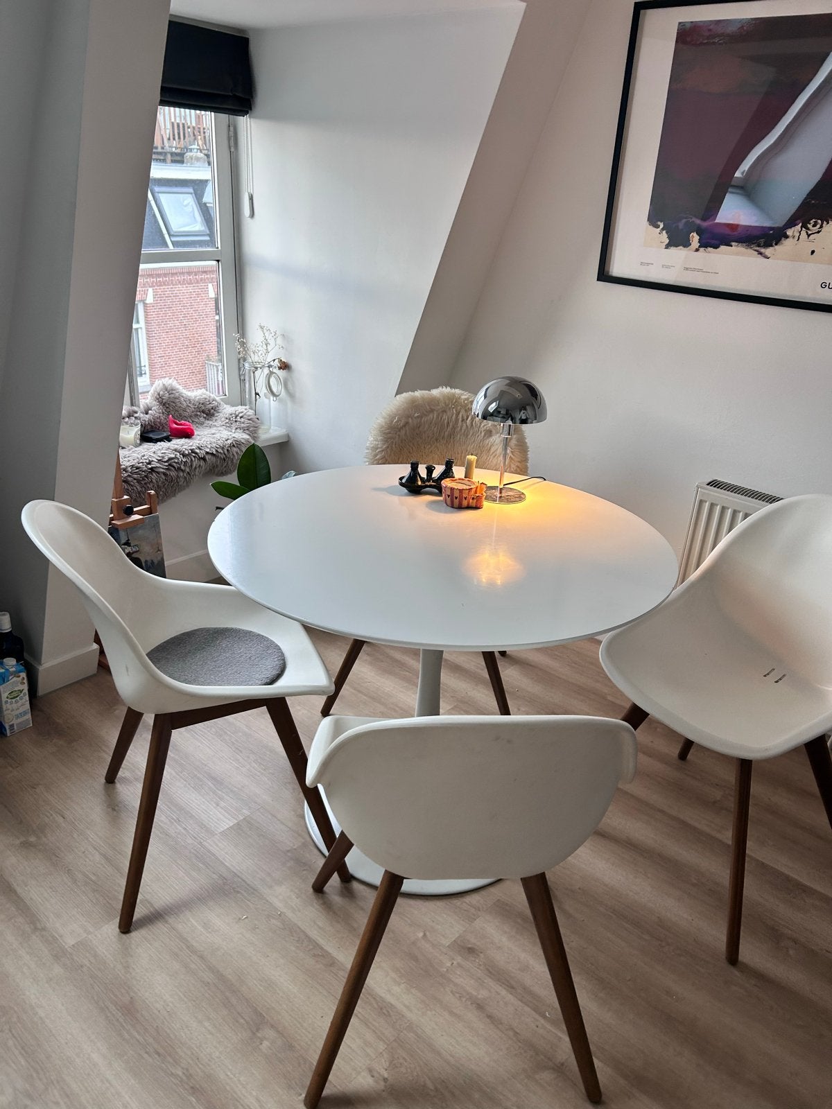Witte ronde eettafel met trompetvoet, Huis en Inrichting, Tafels | Eettafels, Ophalen, Kunststof, Gebruikt, 100 tot 150 cm