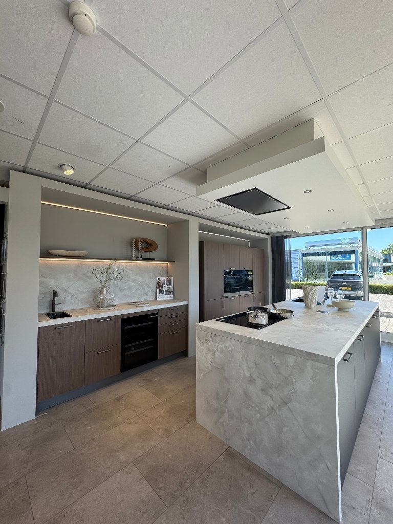 Showroomkeuken, Huis en Inrichting, Ophalen, Zo goed als nieuw, Overige typen, Met kookeiland