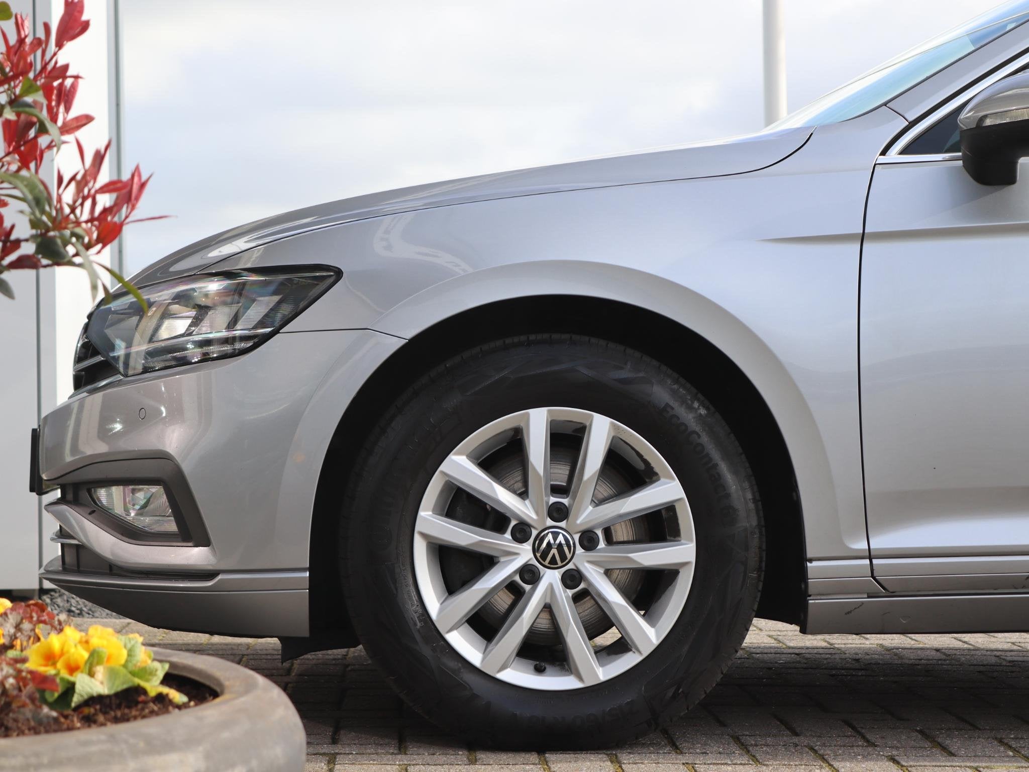 Volkswagen Passat Variant 2.0 TDI 150 pk DSG Business | Navi, Auto's, Volkswagen, Stof, Gebruikt, 4 cilinders, 25 km/l