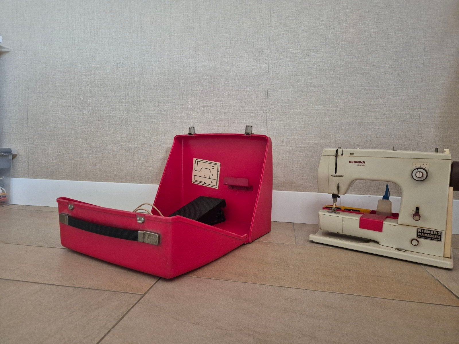 Bernina Minimatic 807 Naaimachine met Koffer en Accessoires, Ophalen, Gebruikt, Naaimachine, Bernina