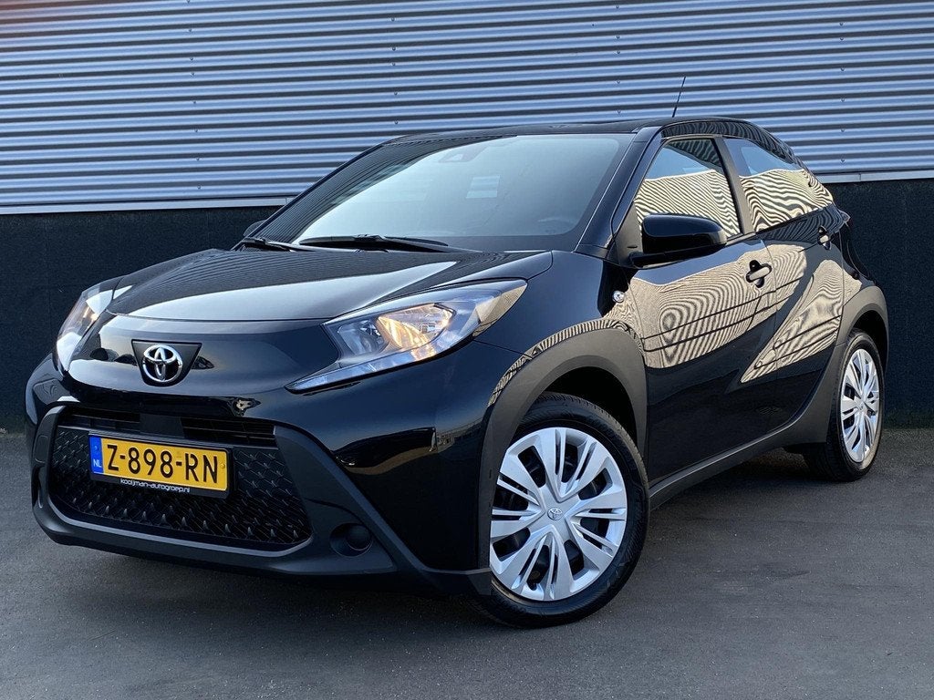 Toyota Aygo X 1.0 VVT-i MT Play Nette Nederlandse auto, acht, Gebruikt, 920 kg, 4 stoelen, Zwart
