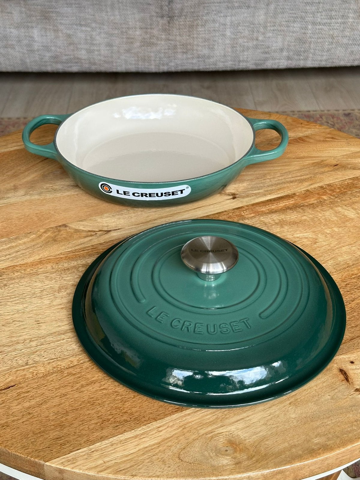 Le Creuset gietijzeren Campagnard 26 cm – Artichaut, Huis en Inrichting, Keuken | Potten en Pannen, Ophalen of Verzenden, Nieuw
