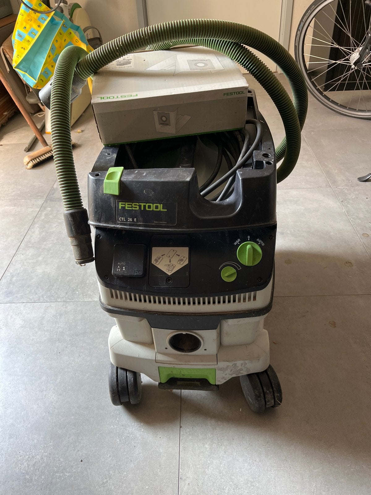 Festool CTL 26 E stofzuiger - Krachtig en betrouwbaar, Ophalen, Gebruikt, Waterstofzuiger