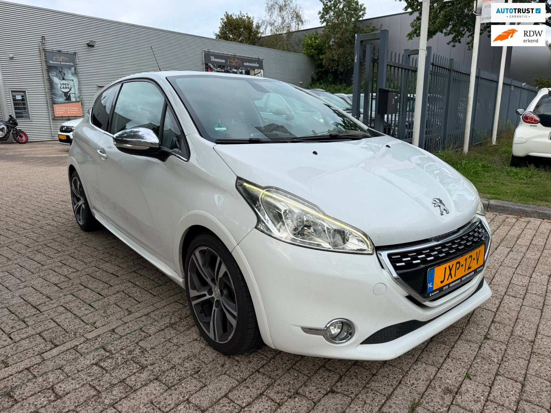 Peugeot 208 1.6 THP GTi 200 pk leder, cruise, elec pakket, p, Auto's, Voorwielaandrijving, Gebruikt, Wit, Leder