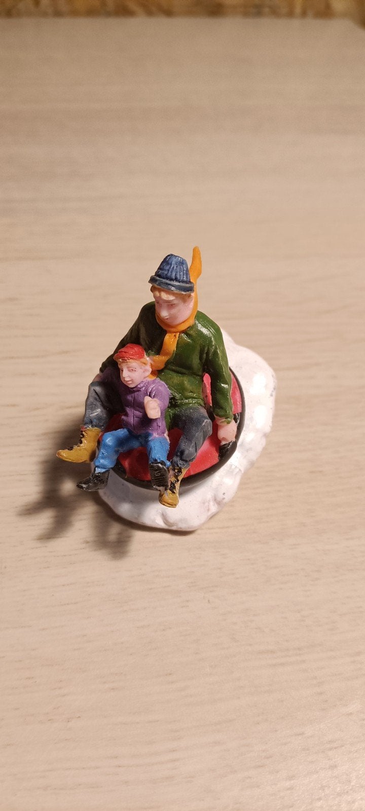Lemax "Tubing with dad" (#22575), Ophalen of Verzenden
