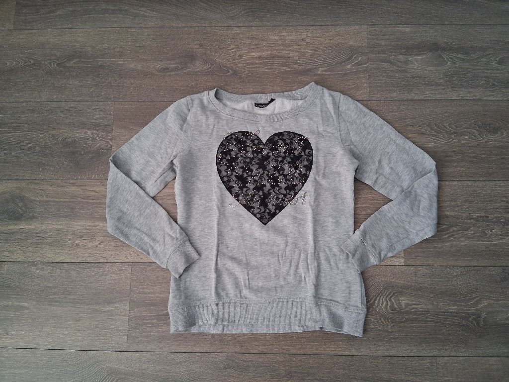 Grijze trui met zwart hart Royal Chicks maat S, Ophalen of Verzenden, Zo goed als nieuw, Maat 36 (S), Grijs