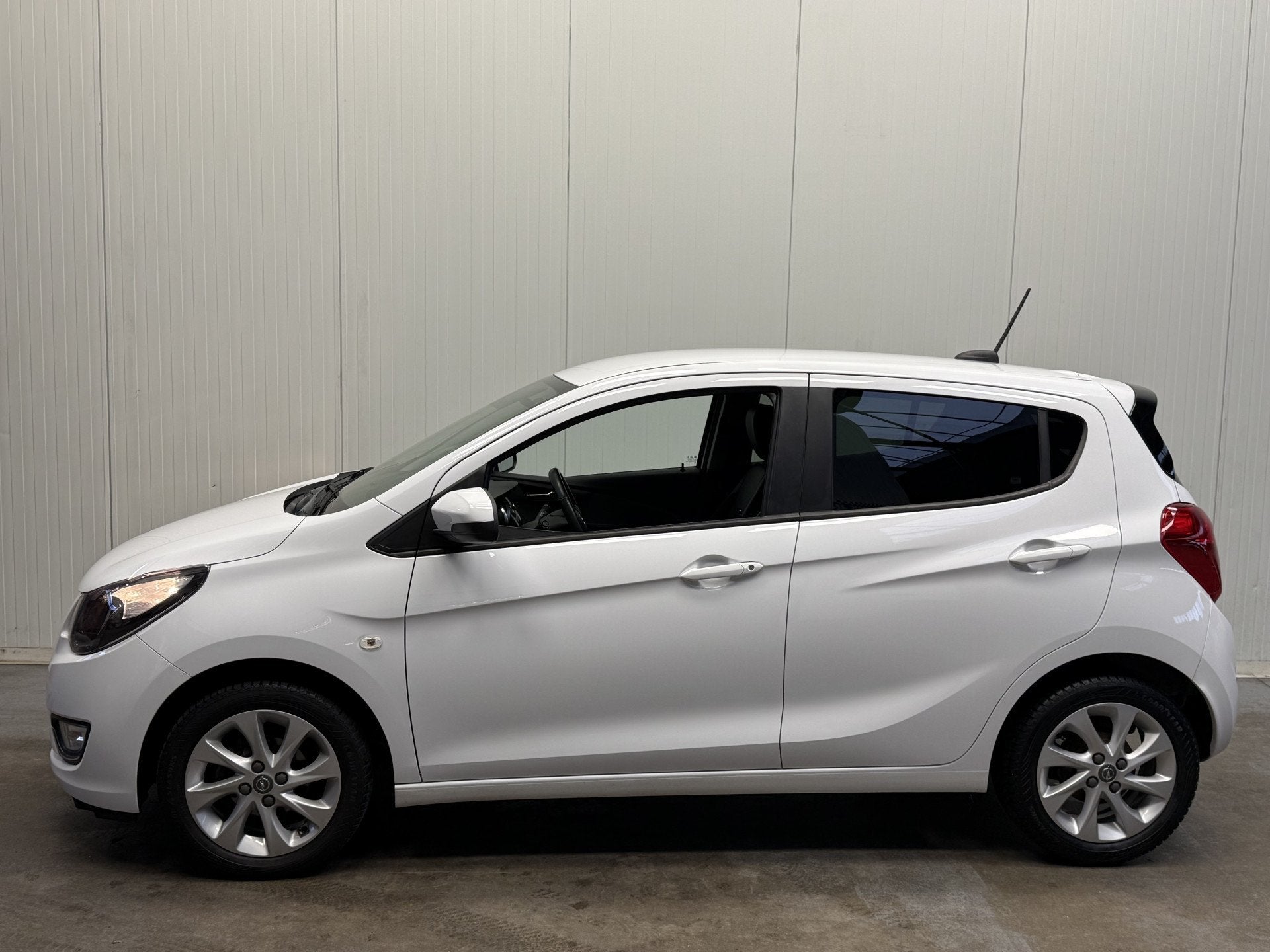 Opel KARL 1.0 ecoFLEX Innovation AIRCO/ECC-LEDER-LMV-CRUISE, Voorwielaandrijving, Gebruikt, Leder en Stof, Wit