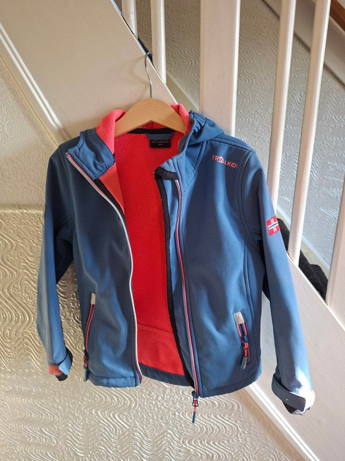 Trollkids Softshell Jas Maat 116 - Blauw/Roze, Gebruikt, Meisje, Trollkids, Ophalen of Verzenden