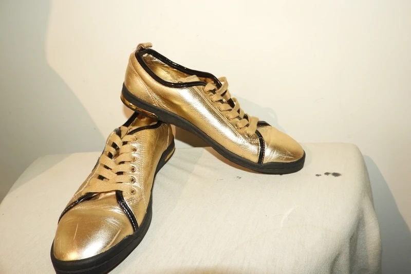 Dolce & Gabbana gouden leren sneakers zwarte details 37, Dolce & Gabbana, Overige kleuren, Verzenden, Sneakers of Gympen