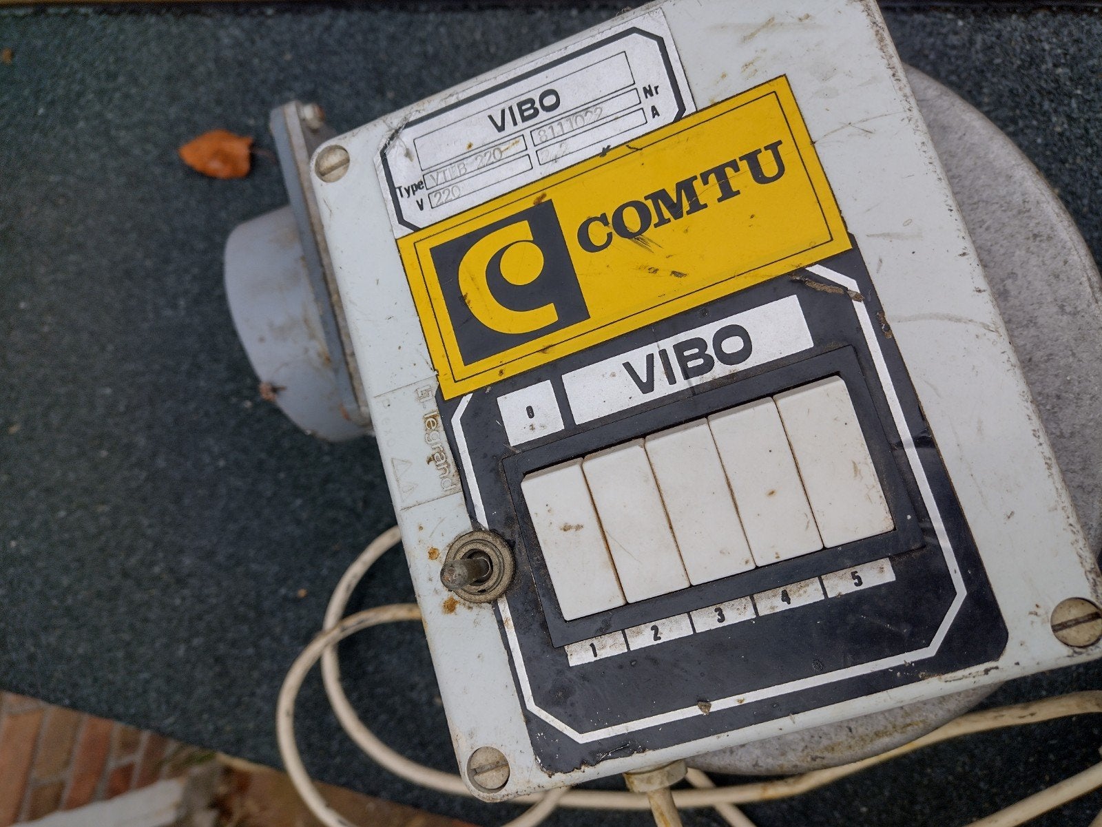 Vteb220 vibo afzuiger, Ophalen, Antenne