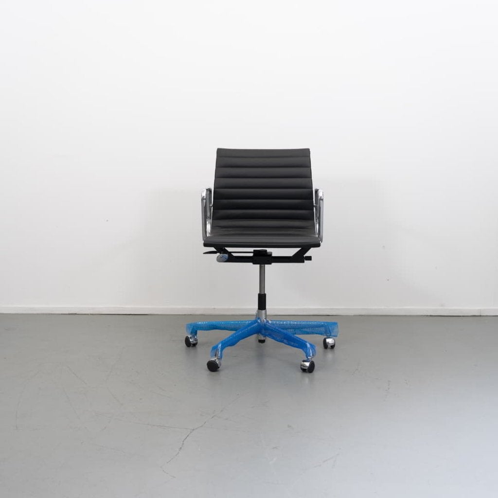 Vitra Eames EA 117 Bureaustoel Zwart Leer - Chroom, Niet ingevuld, Nieuw, Niet ingevuld, Niet ingevuld