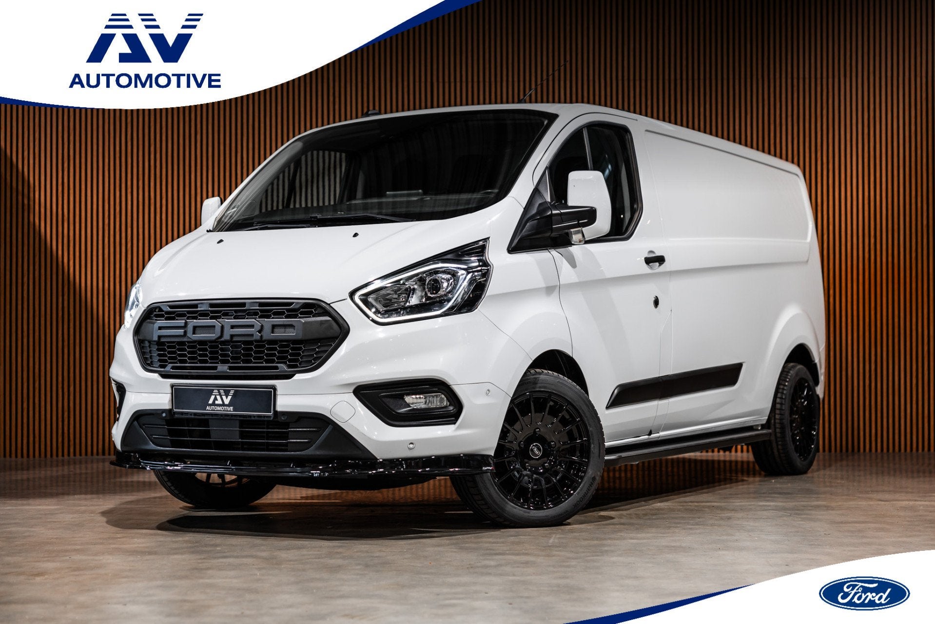 Ford Transit Custom 340 2.0 TDCI L2H1 | CarPlay | Camera | B, Zwart, 4 cilinders, Lichtsensor, 2065 kg