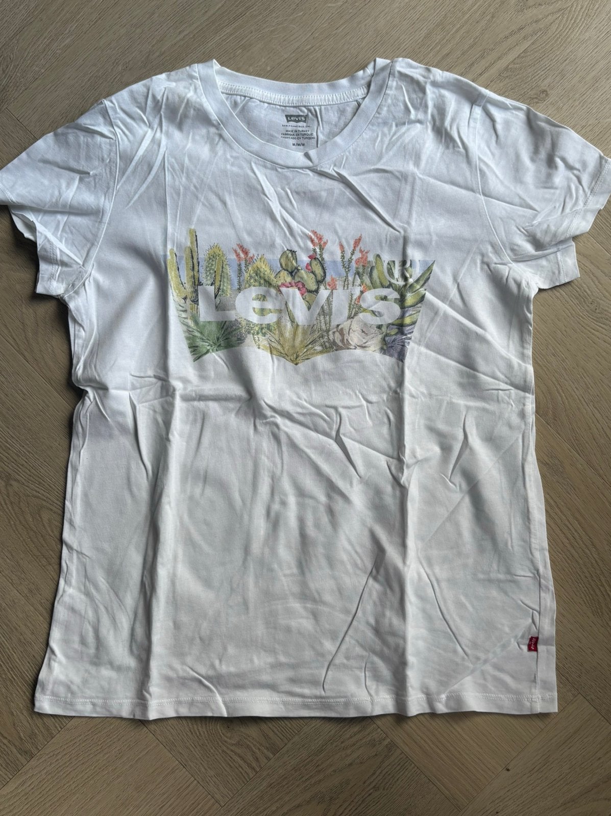 2x t-shirt mt. M Levi’s en Madness (als nieuw!), Ophalen of Verzenden, Zo goed als nieuw, Korte mouw
