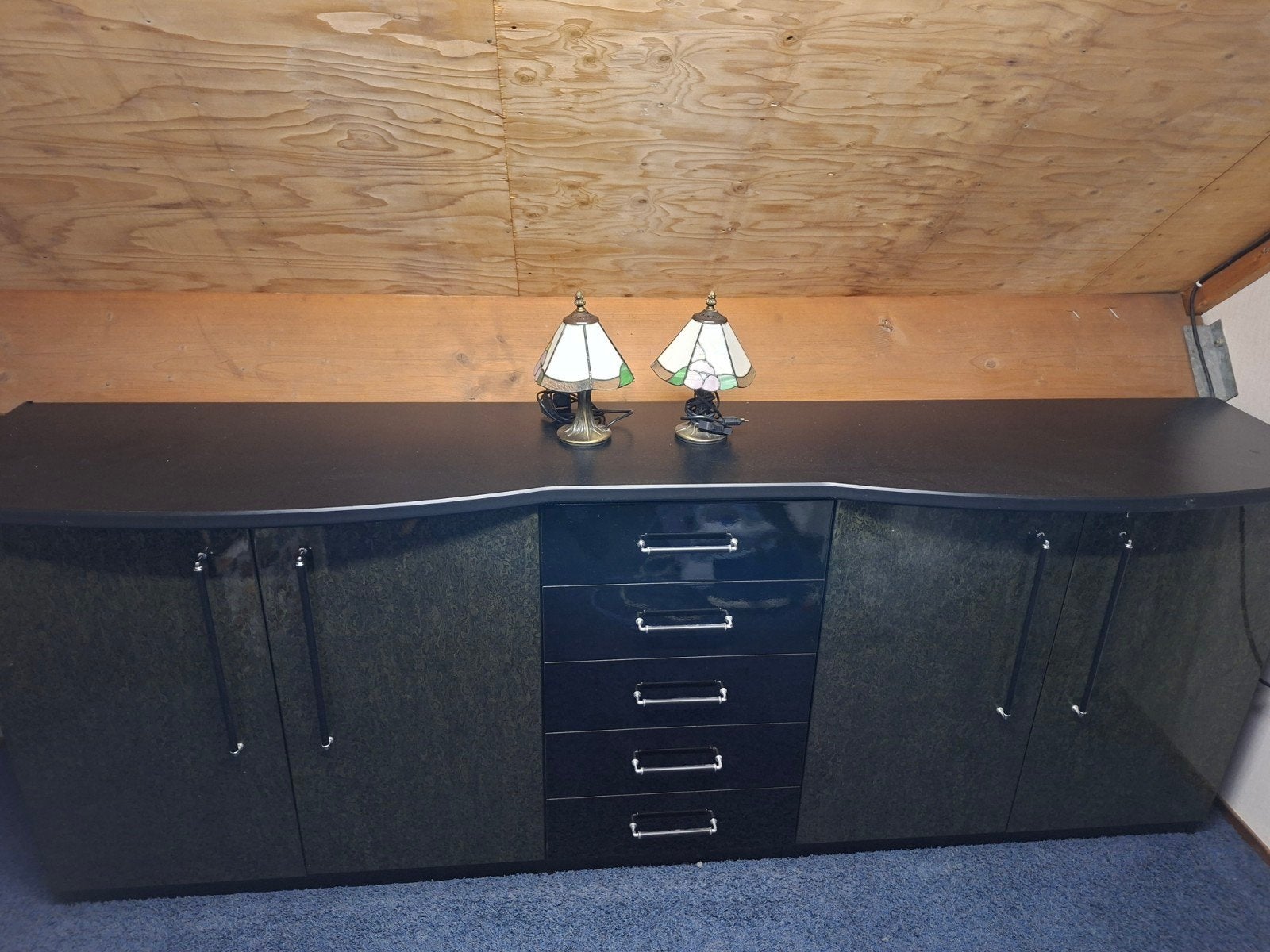 Gegolfd dressoir met lades en deuren, Ophalen, Overige materialen, Gebruikt, Met lade(s)