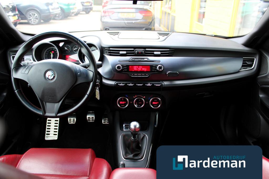 Alfa Romeo Giulietta 1.7 TBi Quadrifoglio Verde Nwe Distri, Auto's, Euro 5, Gebruikt, 1295 kg, 4 cilinders