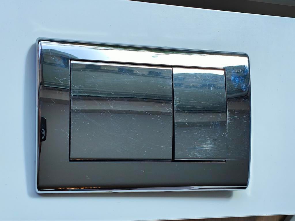 TECE Toilet Bedieningspaneel Chroom., Doe-het-zelf en Verbouw, Sanitair, Gebruikt, Toilet, Chroom, Ophalen of Verzenden