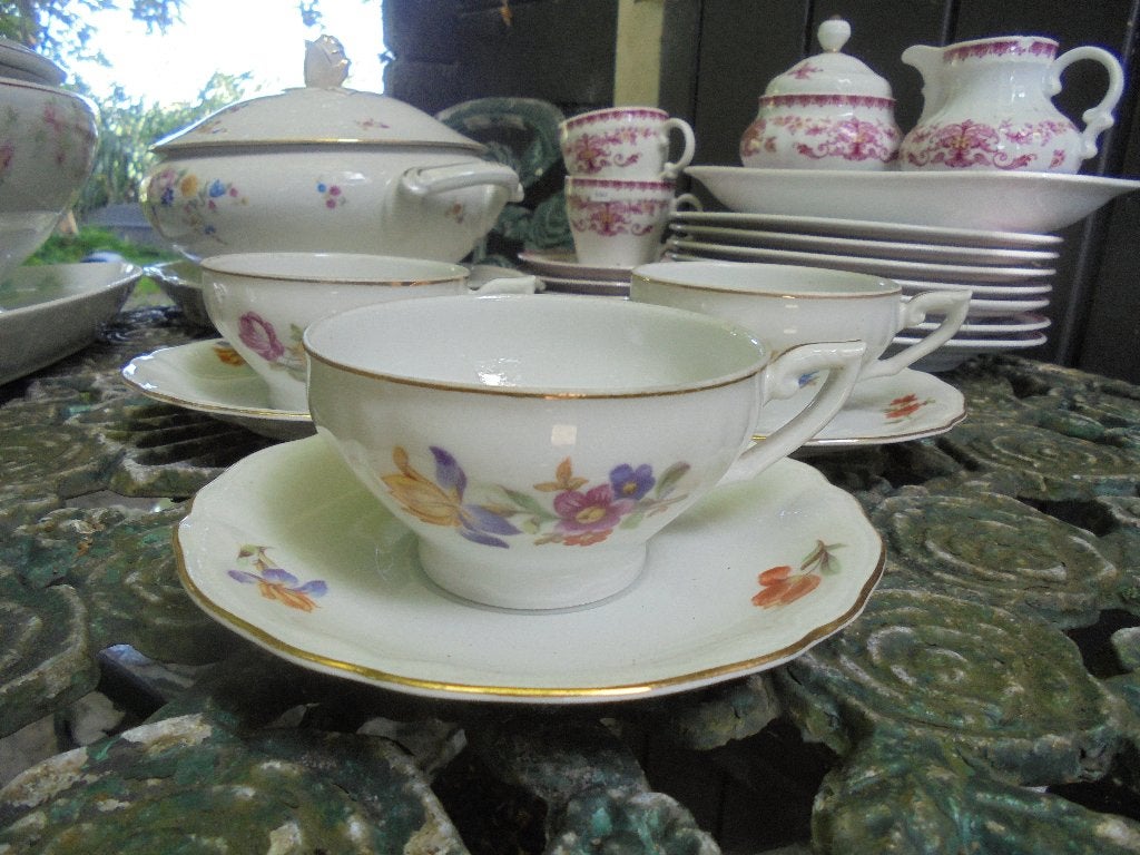 3 x Theekop en schotel Made in Czechoslovakia bloemboeket, Antiek en Kunst, Antiek | Servies los, Ophalen of Verzenden