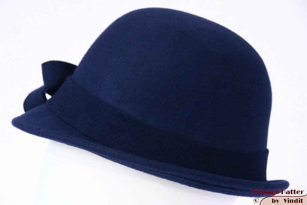cloche dophoed Dameshoed Hawkins donker blauw vilt 54-58 new, Hoed, Hawkins, Nieuw, One size fits all