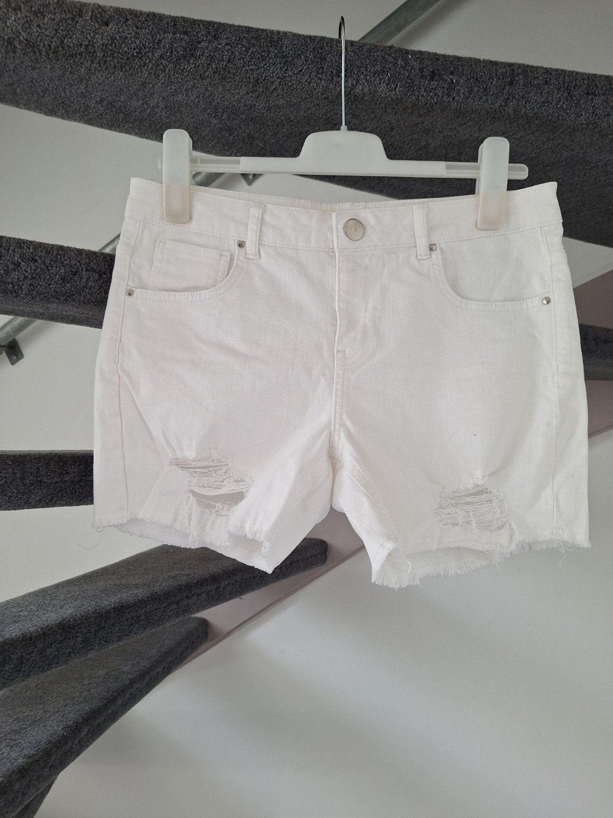 Witte korte broek met scheuren - Maat 40, Maat 38/40 (M), M&Smode, Kort, Wit