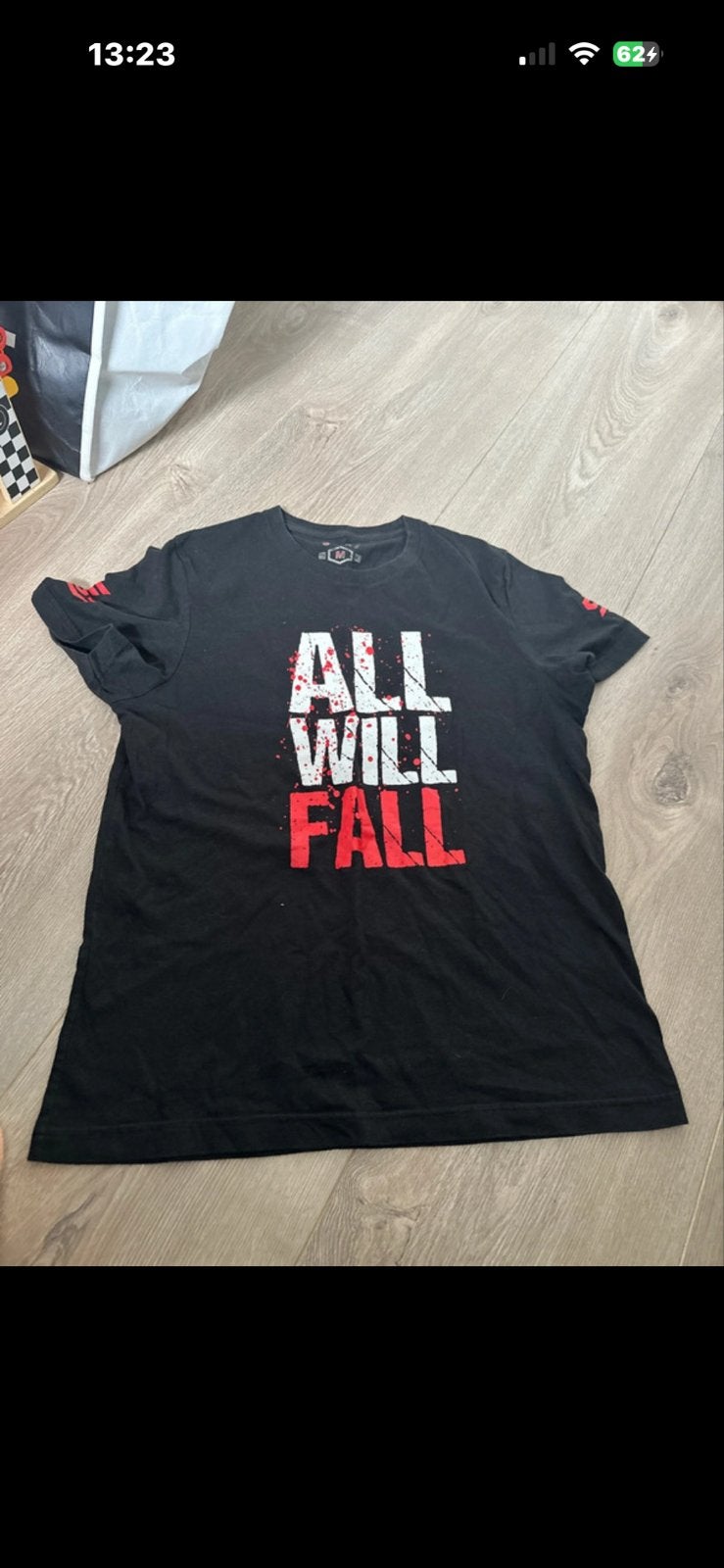 Zwart T-shirt met 'All Will Fall' opdruk - Maat M, Ophalen of Verzenden, Gedragen, Maat 48/50 (M), Zwart
