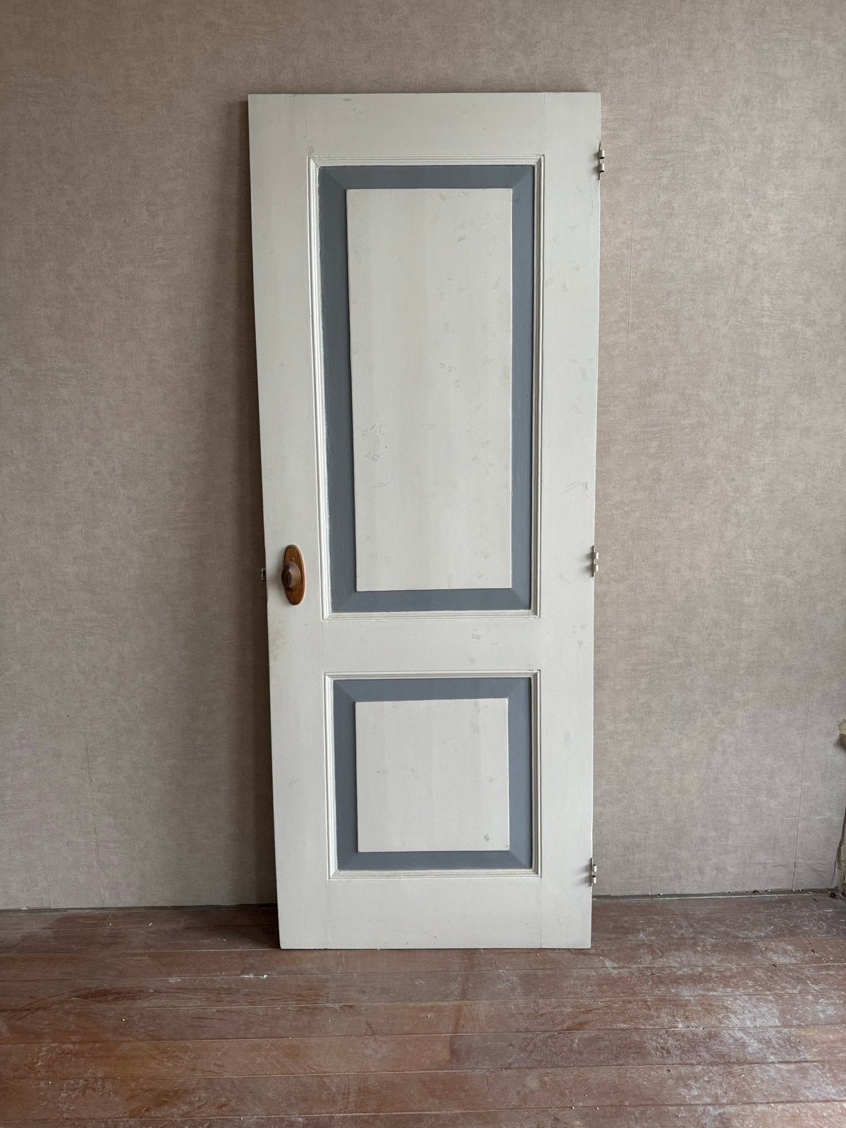 Oude deur met houten handvat - 210,5 x 82 cm, Doe-het-zelf en Verbouw, Ophalen, Gebruikt, 80 tot 100 cm, 200 tot 215 cm