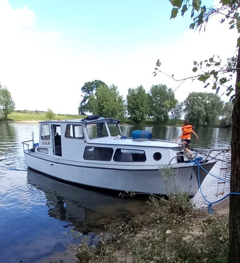 Motorkruiser 850, Watersport en Boten, Motorboten en Motorjachten, 60 pk, 9 m, Diesel, Kussenset