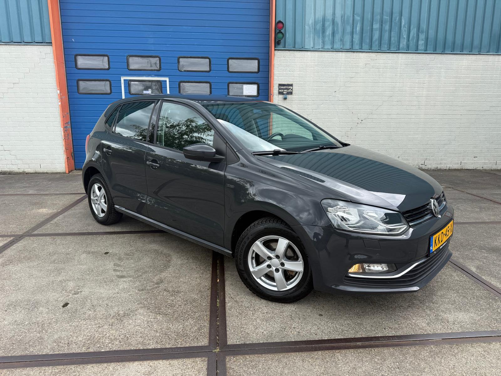 Volkswagen Polo 1.2 TSI 66KW 2015 Grijs Pdc Clima Stoelvera, Auto's, Euro 5, Stof, Zwart, 4 cilinders