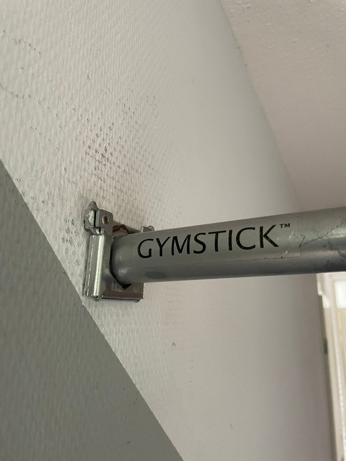 Gymstick Optrekstang / Pull-up Bar – Verstelbaar voor Gang, Sport en Fitness, Fitnessmaterialen, Ophalen of Verzenden, Zo goed als nieuw