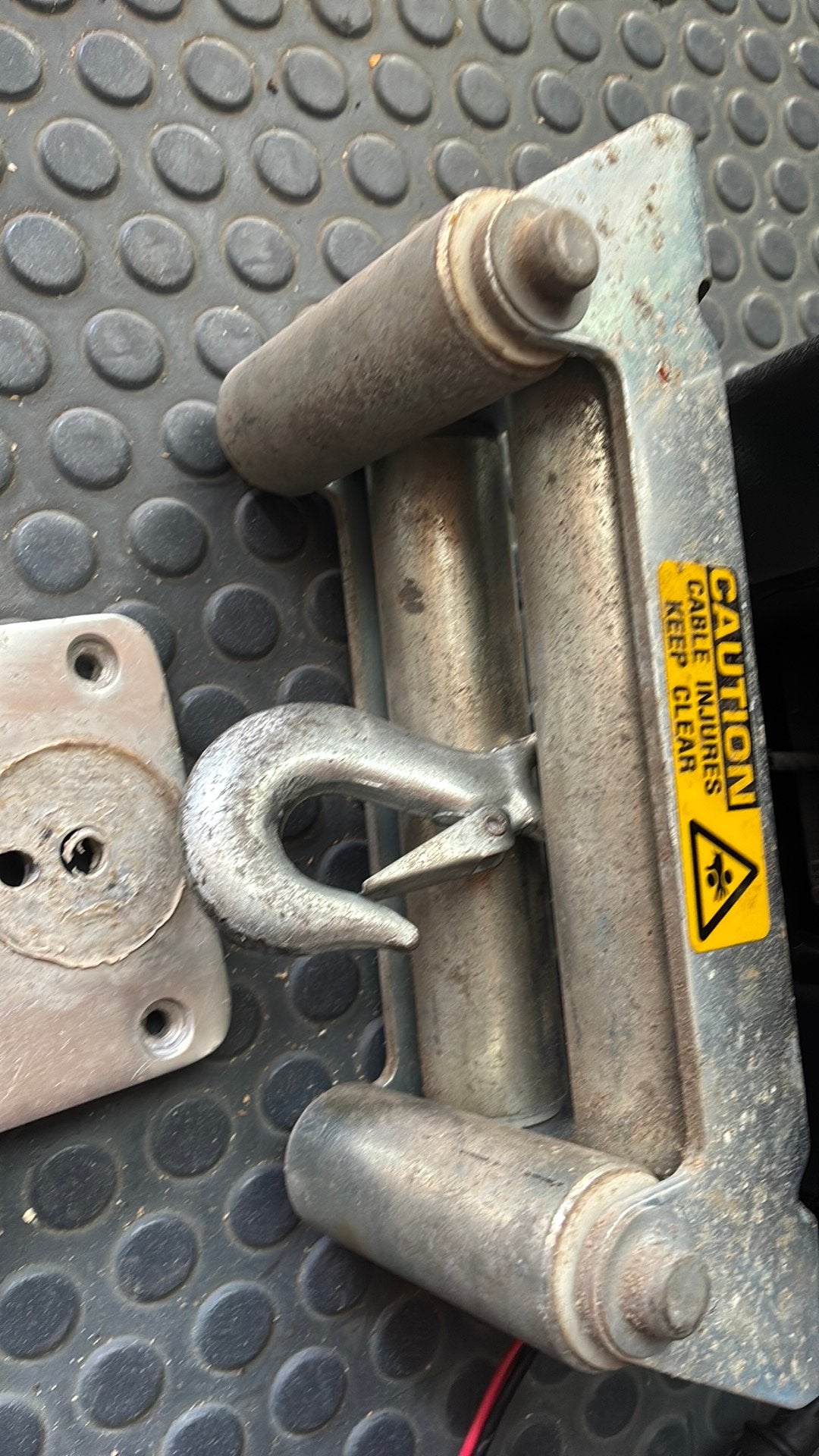 12 volt lier met afstandsbediening accu en accubak met lader