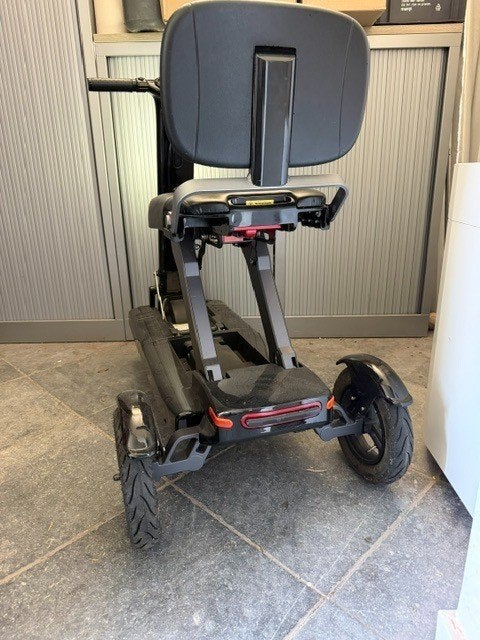 Relync opvouwbare scootmobiel 2 accu's, 10 km/u of minder, Gebruikt, 26 t/m 35 km, Ophalen